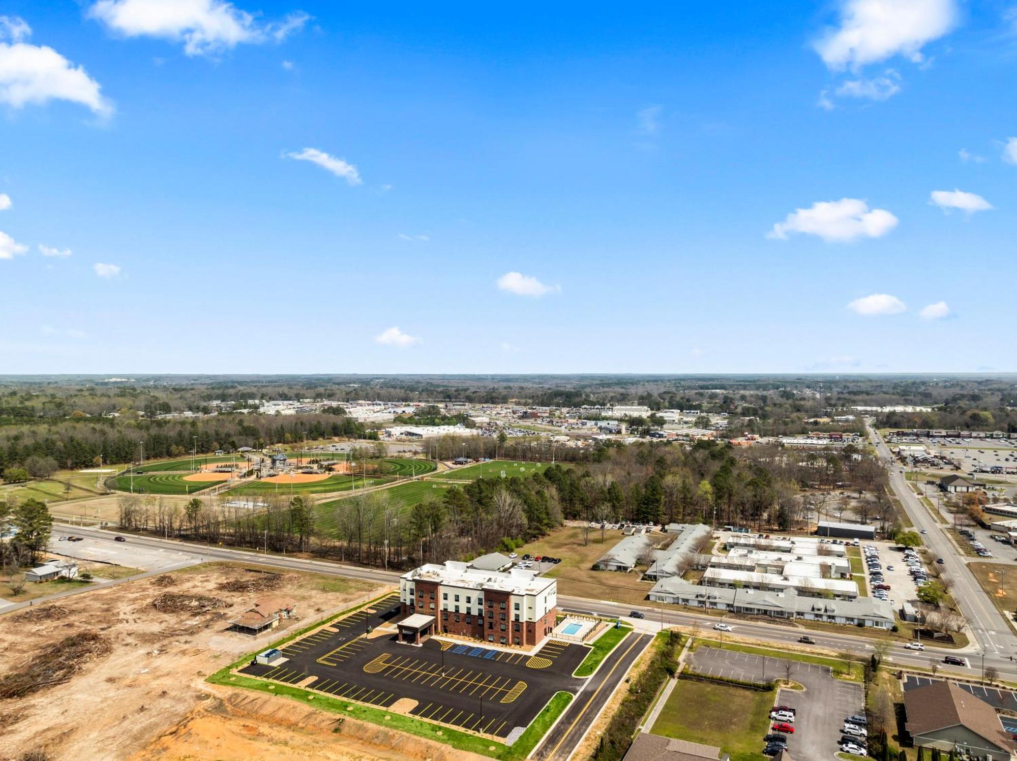 Cobblestone Hotel & Suites - Cullman Exterior photo