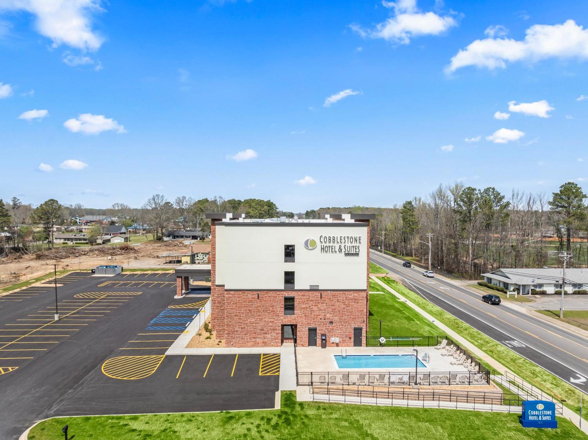 Cobblestone Hotel & Suites - Cullman Exterior photo