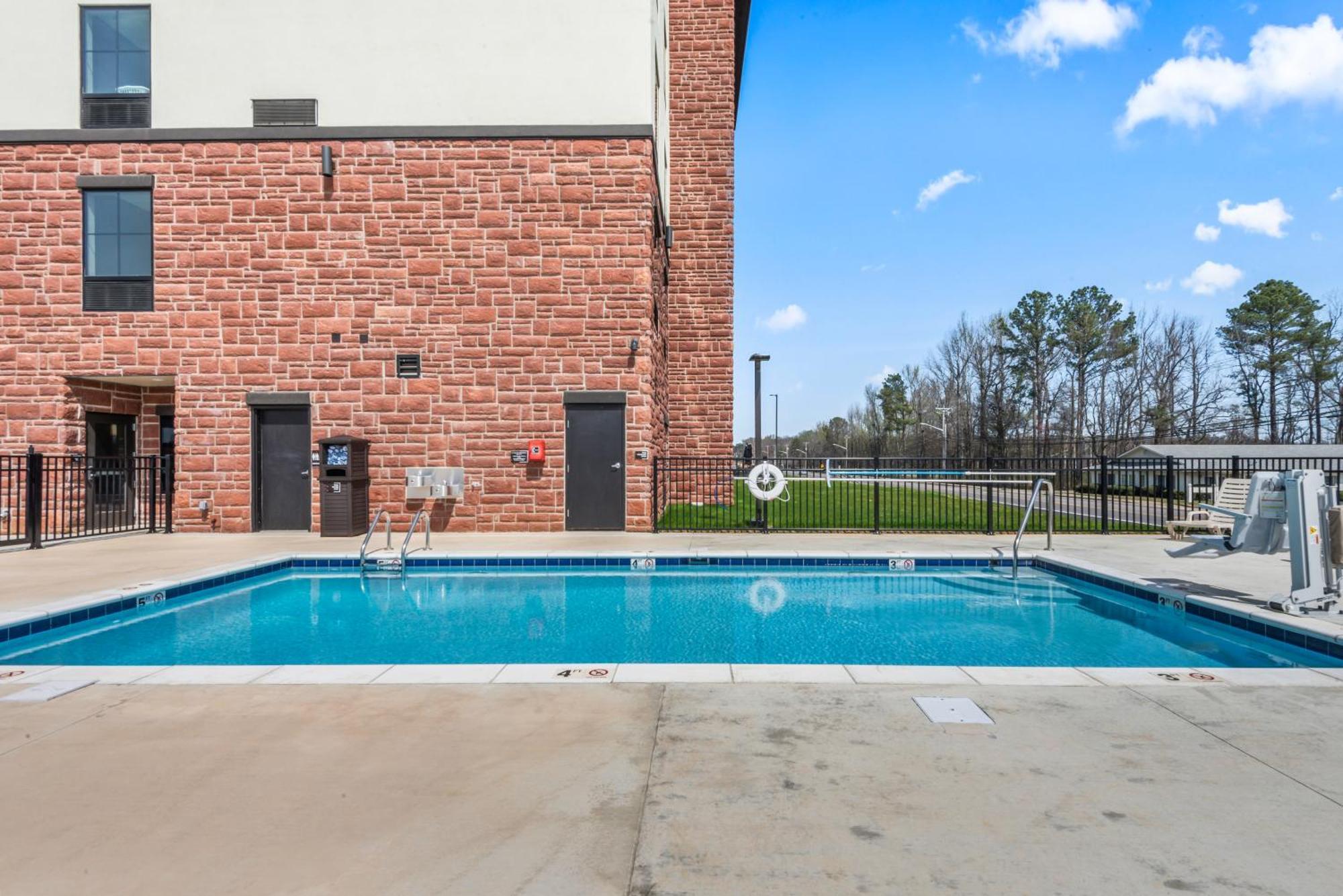Cobblestone Hotel & Suites - Cullman Exterior photo