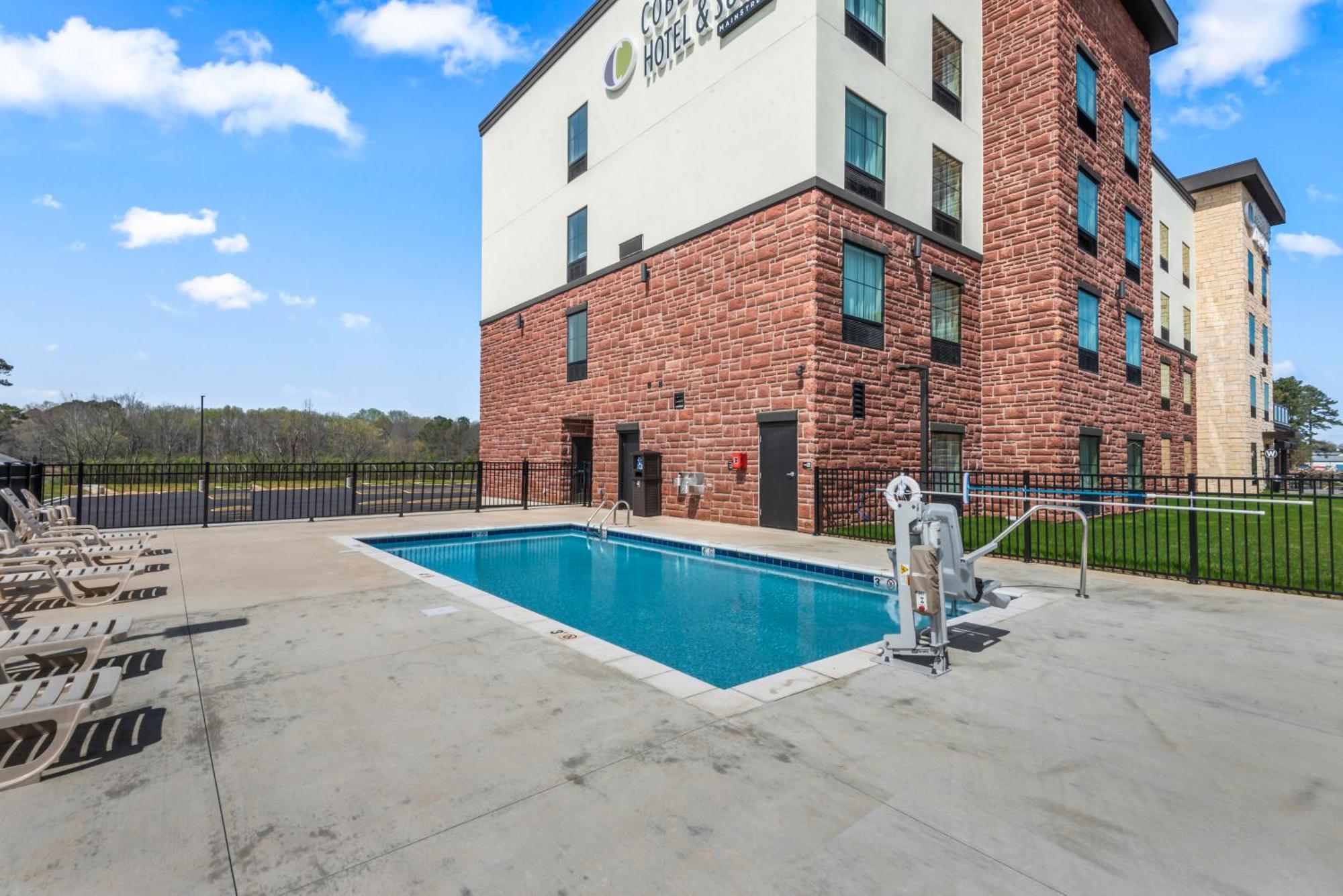 Cobblestone Hotel & Suites - Cullman Exterior photo